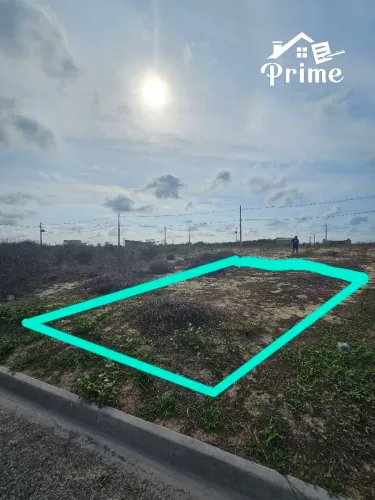 Passo terreno na entrada Barreirinhas, Loteamento Conviver, 8x20 plano, ja pode construir