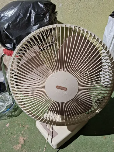 Vendo ventilador Arno modelo antigo usado em ótimo estado.