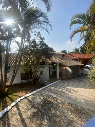 EXCELENTE CASA À VENDA NO CONDOMÍNIO VILA VERDE