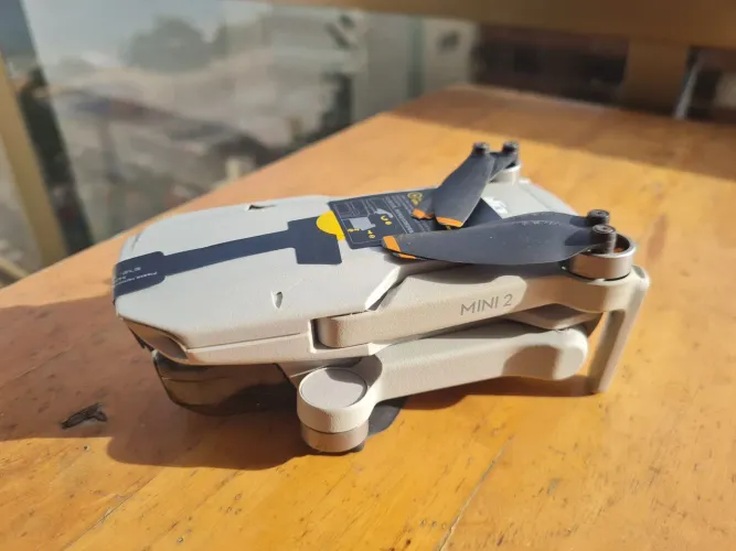Drone DJI mini 2 com defeito
