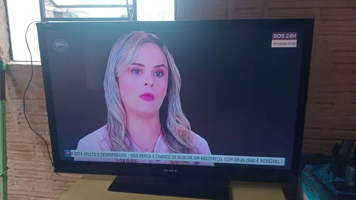 Tv 40 polegadas funcionando sem controle