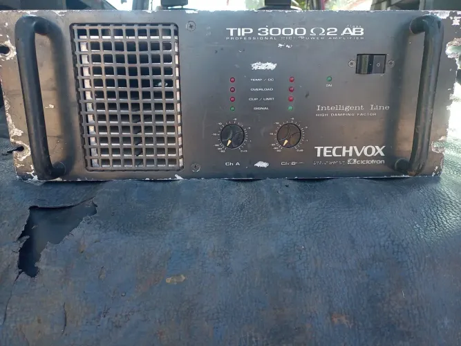 Amplificador profissional ciclotron tip 3000 AB