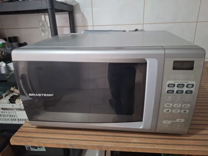 Vendo micro-ondas Brastemp 31 litros com garantia e entrega inclusa!!!