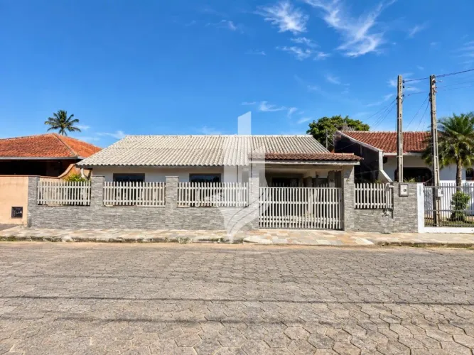 Casa 3 dormitórios no bairro Figueira