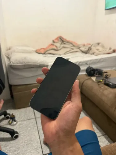 iPhone 14 Pro roxo