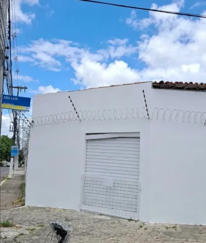 Ponto comercial na av 6 com a rua São Luís.