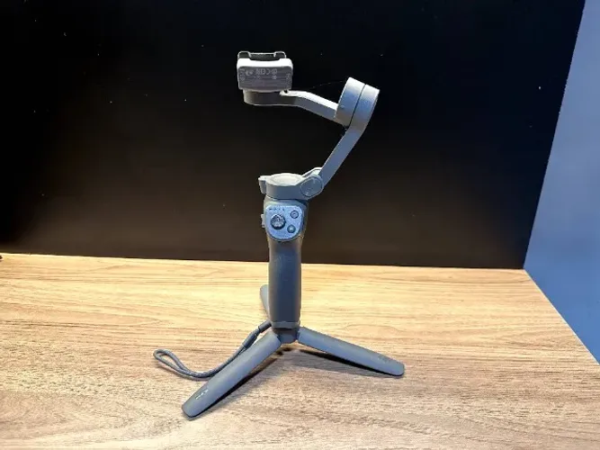 DJI Osmo Mobile 3 Combo com Tripé e Caixa, Pouquíssimo Uso