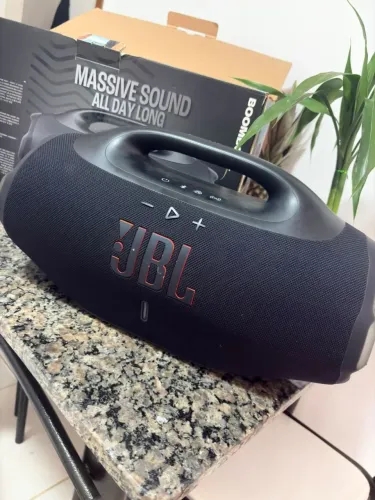 JBL bombox 4