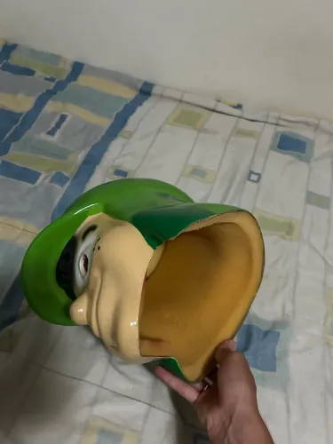 vendo máscara do personagem chaves