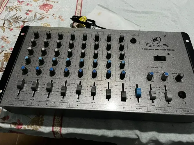 Mesa de som LL áudio em perfeito estado