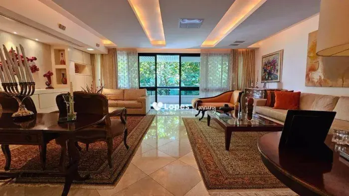 Espetacular Apartamento no Leblon: 260m², 4 Quartos (2 Suítes) e 3 Vagas | Varandão