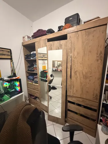 Guarda roupa 4 portas e 6 gavetas usado
