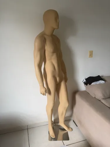 Manequim masculino de fibra
