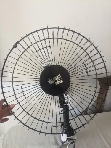 Vendo ventilador de parede 150$