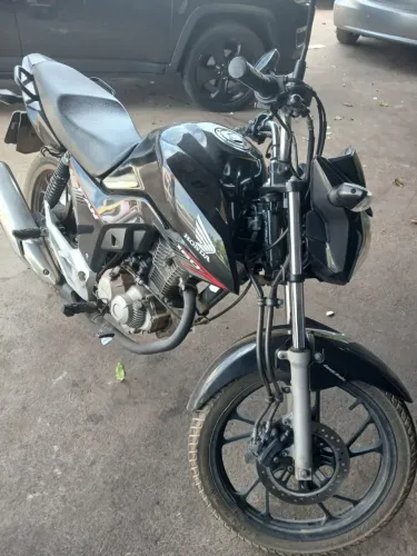 Vendo Fam 160 ano 2.019 preço de ocasião 11 mil com IPVA 2.025 pago