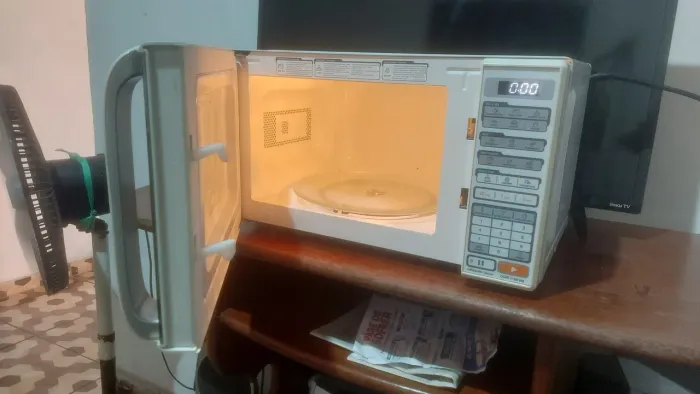 Micro-ondas midea 20 litros
