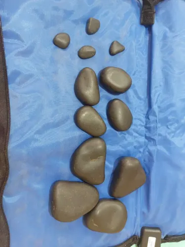 Kit massagem pedras vulcânicas (basalto) +bolsa térmica bivolt 
