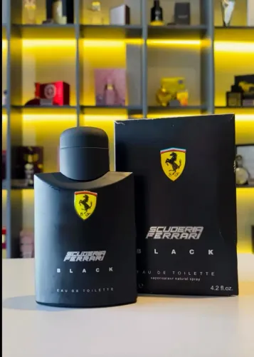 ? Ferrari Scuderia Black