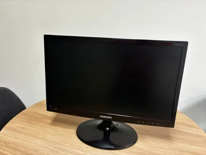 Monitor Samsung S22C300F - 22 polegadas