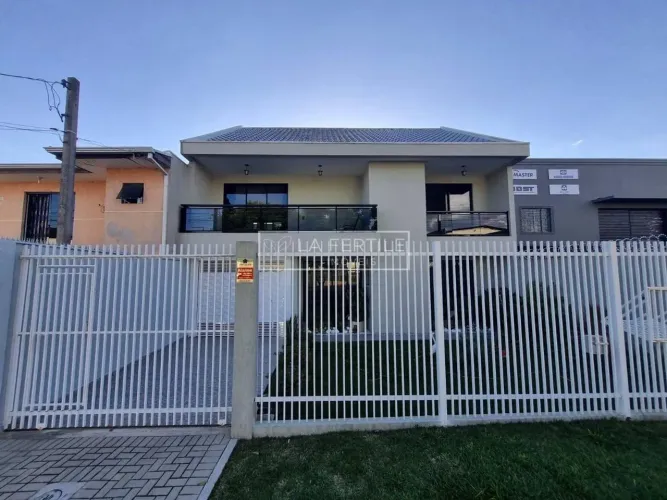 Casa com 4 Quartos, 2 Suítes, 261M², à Venda por R$ 1.700.000,00 - Pinheirinho, Curitiba (