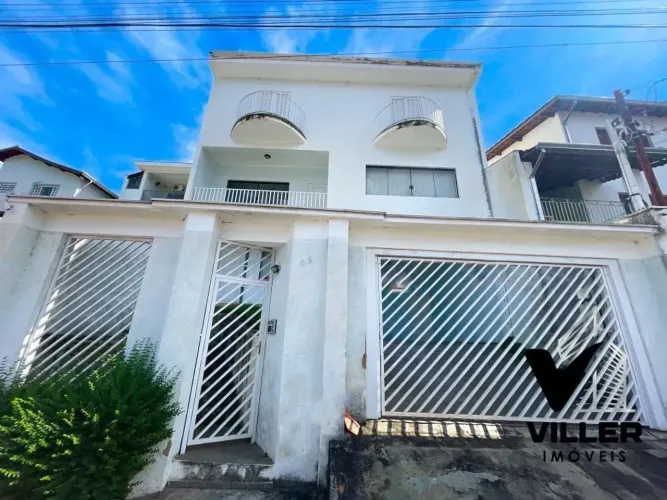 Linda Casa á Venda em Amparo Jardim Itália Localização Privilegiada