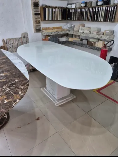 Lindas mesas em granito ou nano glasss