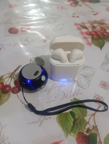 fone de ouvido + caixinha de som