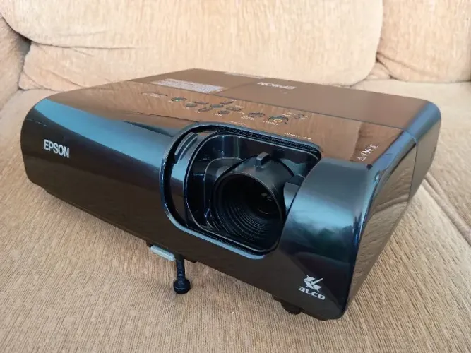 Projetor Epson PowerLite S5+ - Precisa TROCAR LÂMPADA