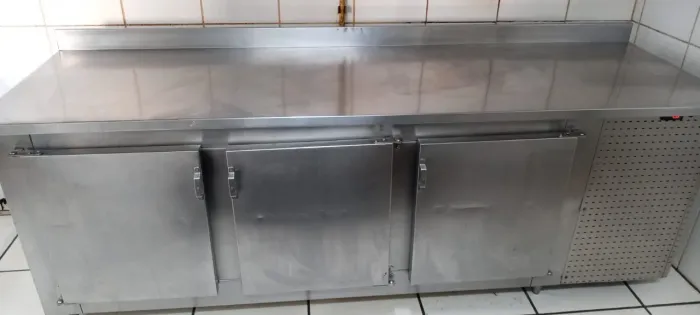 VENDO BALCÃO REFRIGERADO INDUSTRIAL INOX 3 PORTAS - 220V