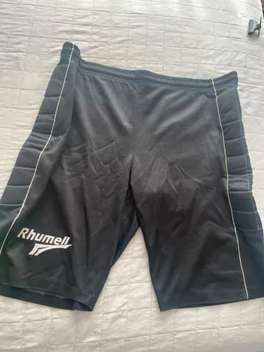 Short de goleiro com almofada