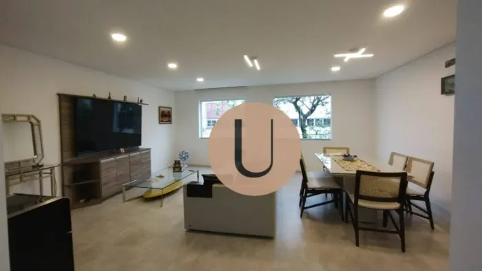 Casa espaçosa com potencial misto no coração do Tatuapé ideal para morar e trabalhar no m