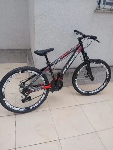 Bicicleta aro 26 usada umas 3 vezes