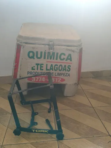 Baú de fibra e suporte para moto 150/160
