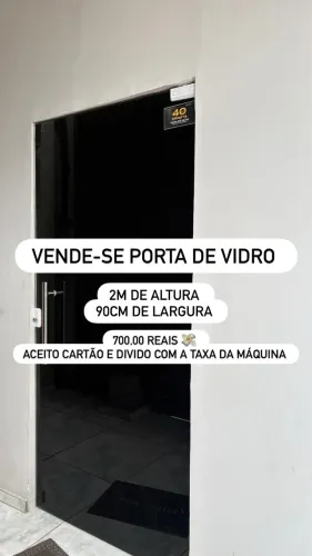Vende-se porta de vidro