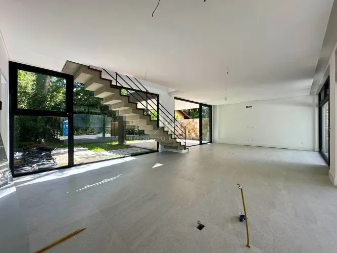 Casa em condomínio com 4 suítes na Lagoa da Conceição, Florianópolis