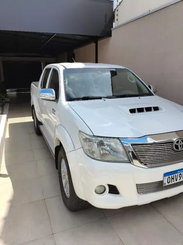 Toyota Hilux CD SRV D4-d 4X4 3.0 TDI Diesel AUT 2015