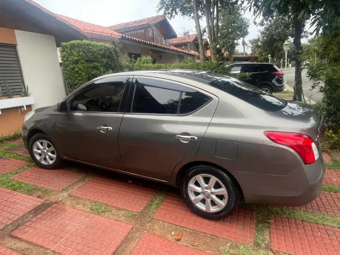 Nissan Versa SL 1.6 16V Flex Fuel 4P Mec. 2014