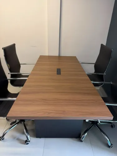 Mesa de reunião retangular 1,80 x 0,80 em perfeito estado