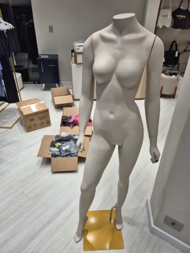 Manequin feminino