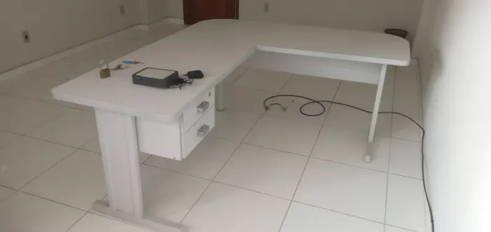 Mesa Office em L