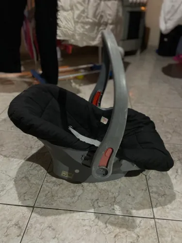 Bebê Conforto Preto Usado (0 a 13kg) - Apenas R$ 50