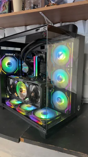 Pc gamer Ryzen 7 9800X3D - 32GB - RX 9070XT 16GB - R$ 14.499 PIX