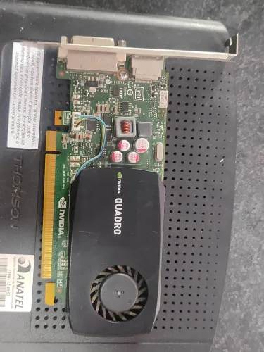 Placa de vídeo QUADRO 1GB
