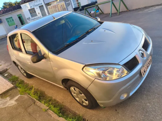 Renault Sandero Authentique Hi-flex 1.0 16V 5P 2012