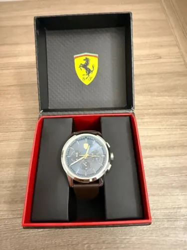 Relógio Ferrari