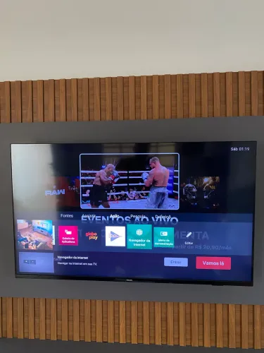 Smart TV Philips 50" 4K HDR - Impecável + Controle e Pés Originais