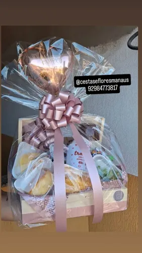 Cesta de café da manhã presenteáveis