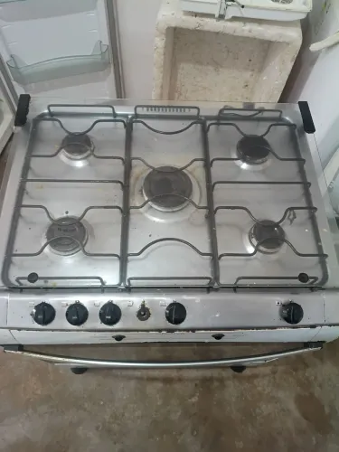 Fogão 5 bocas com pequenos defeitos, só para se desfazer