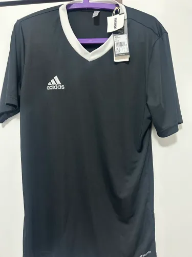 Camisa M preta da adidas NOVA