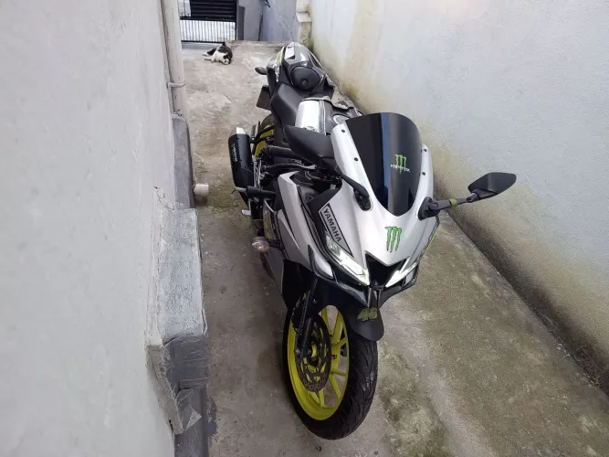 Yamaha R15